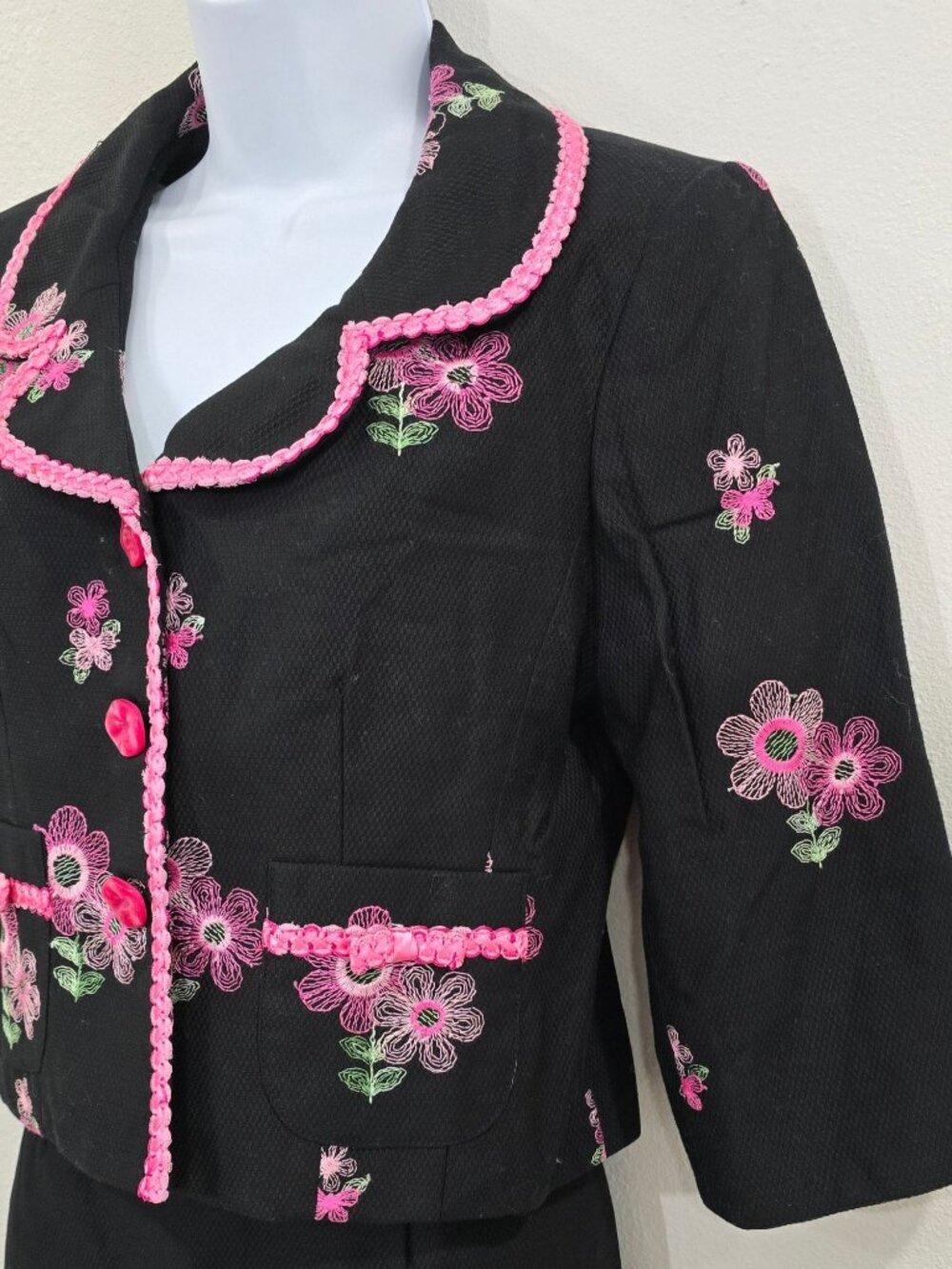 Cynthia Steffe ✦ Embroidered Jacket & Skirt Set ✦ Black Pink Floral Size 4 - Picture 9 of 16